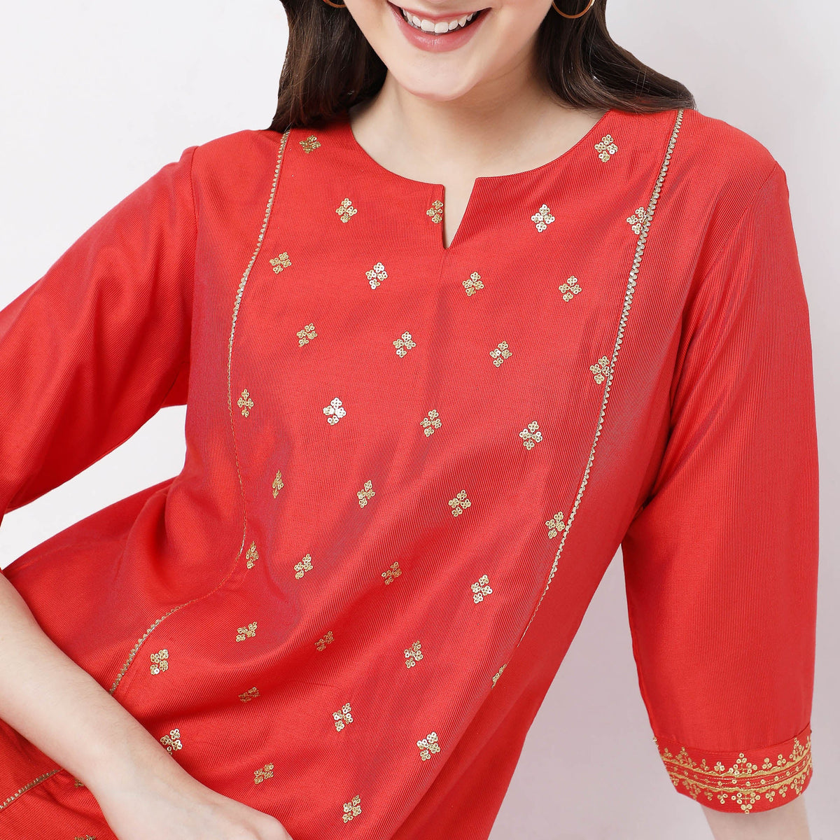 Straight Fit Embellished Kurta