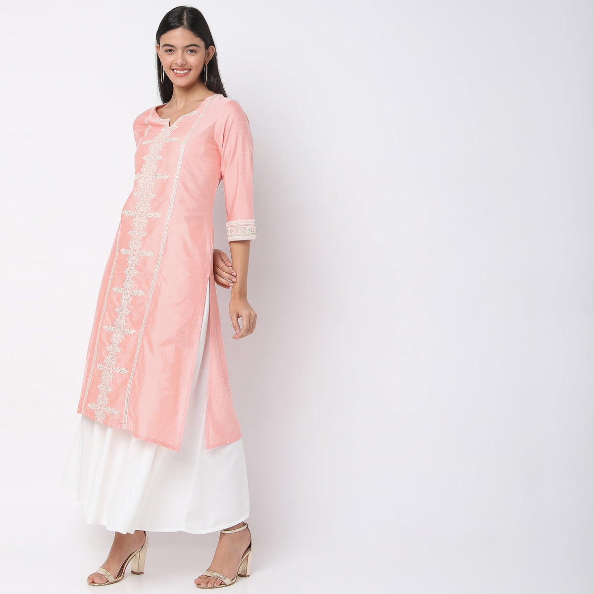 Regular Fit Embroidered Kurta