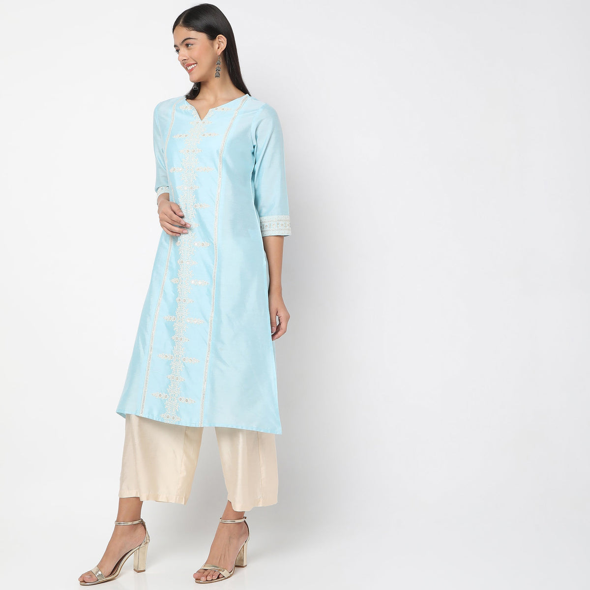 Regular Fit Embroidered Kurta