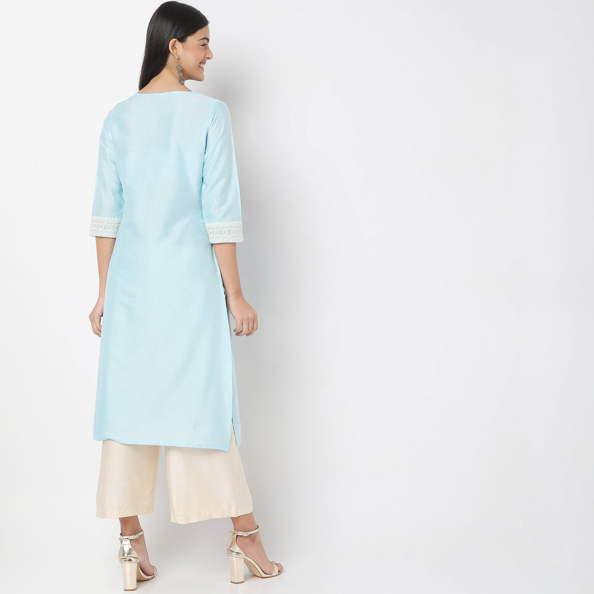 Regular Fit Embroidered Kurta