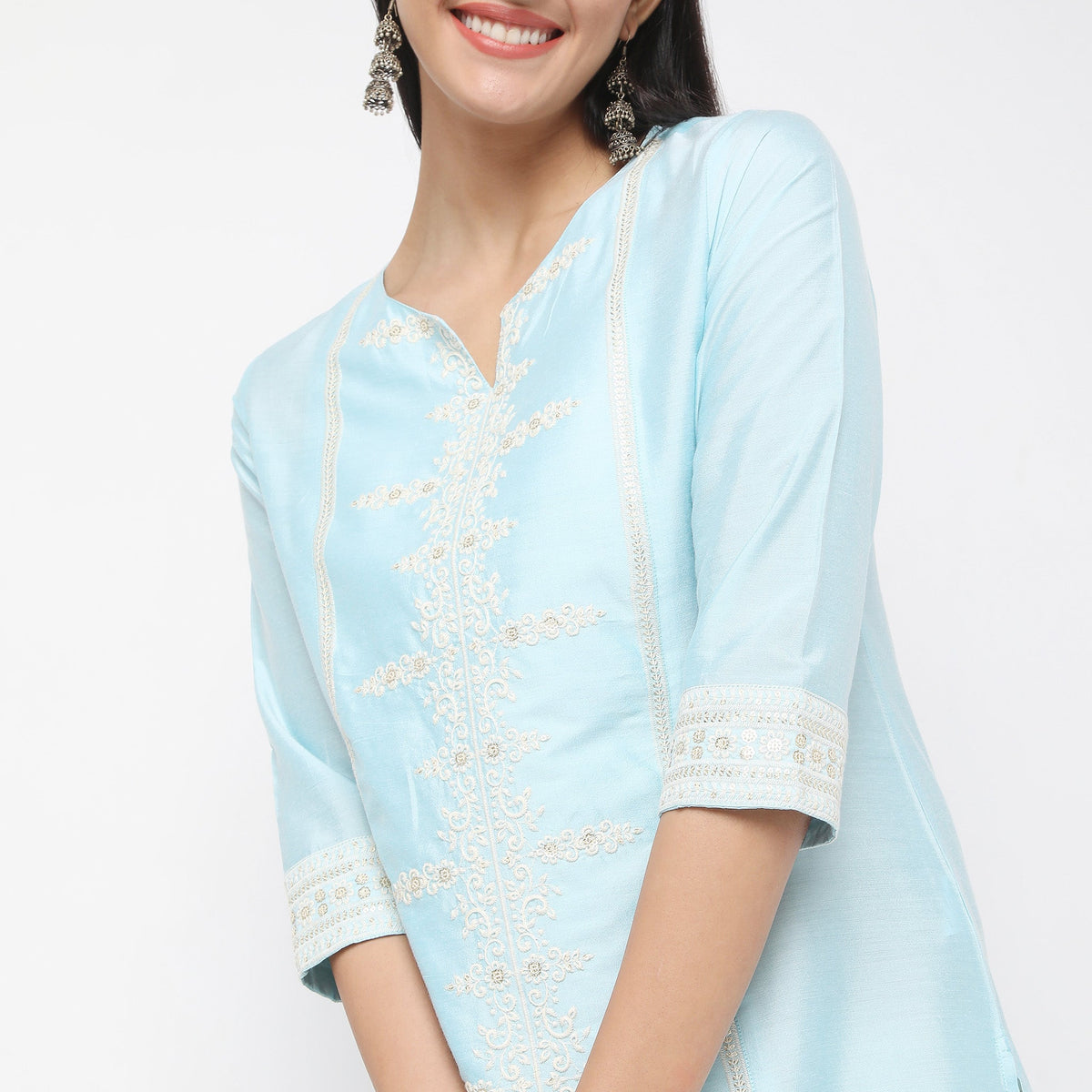 Regular Fit Embroidered Kurta