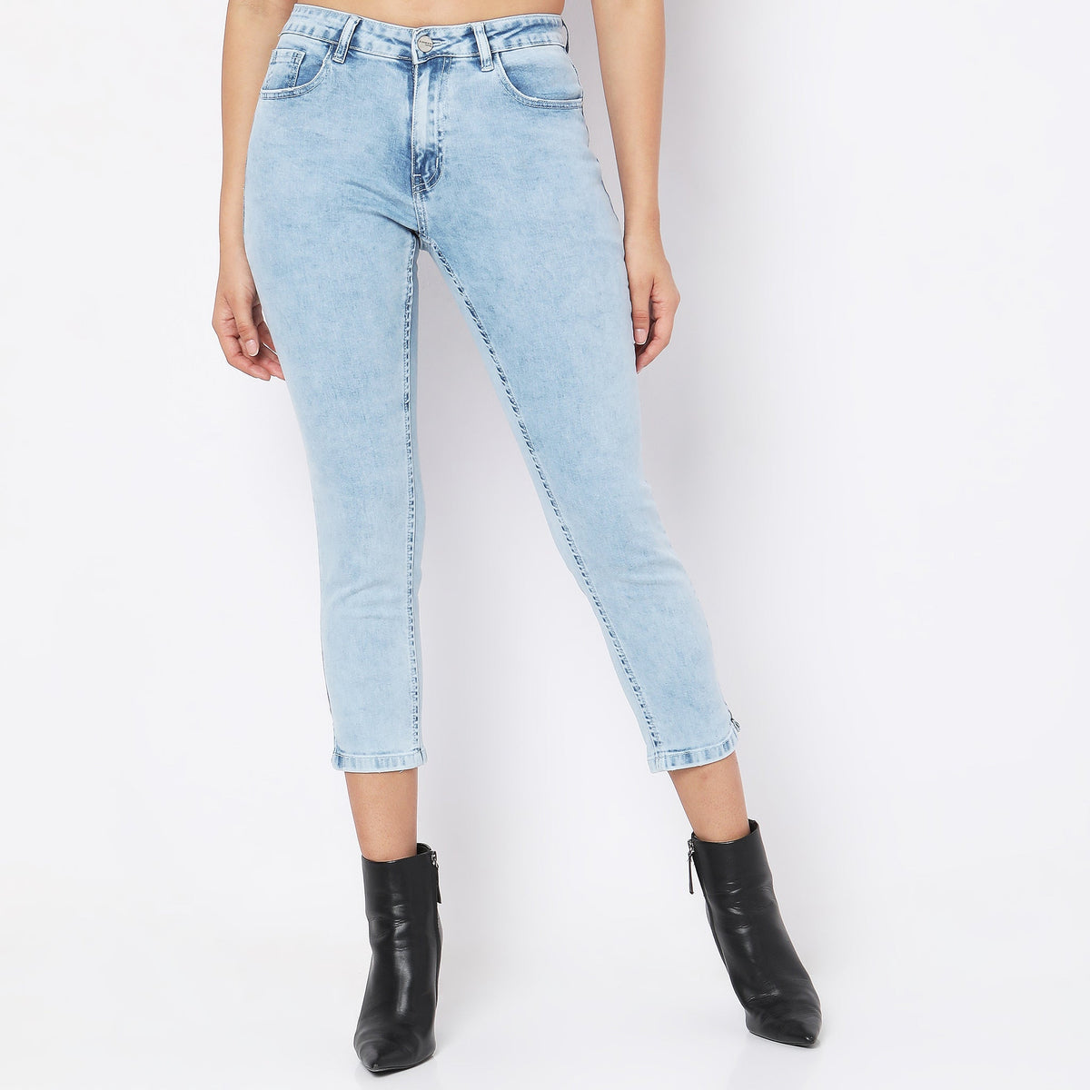 Regular Fit Solid High Rise Jeans