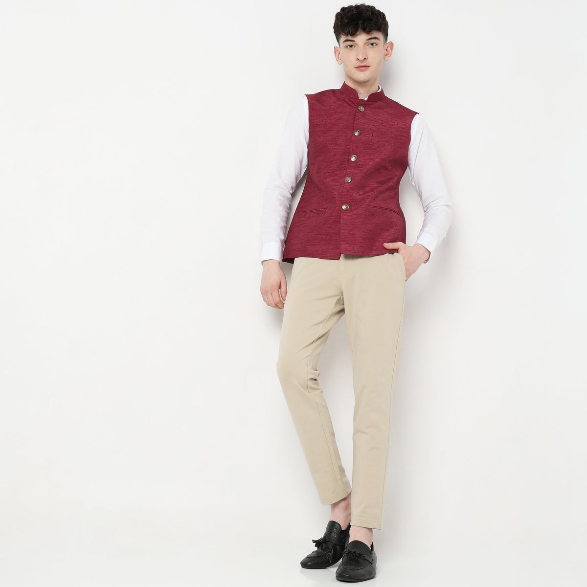 Men Wearing Regular Fit Solid Ethnic Jacket