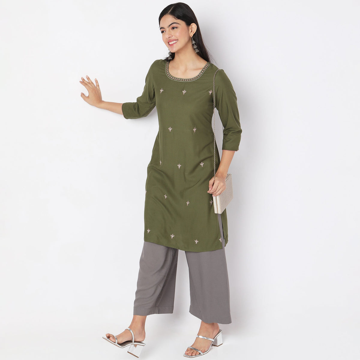 Straight Fit Embroidered Kurta