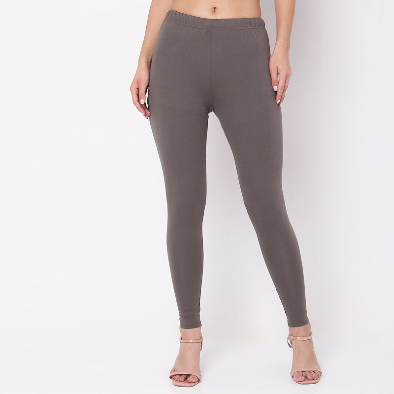 Skinny Fit Solid Mid Rise Leggings