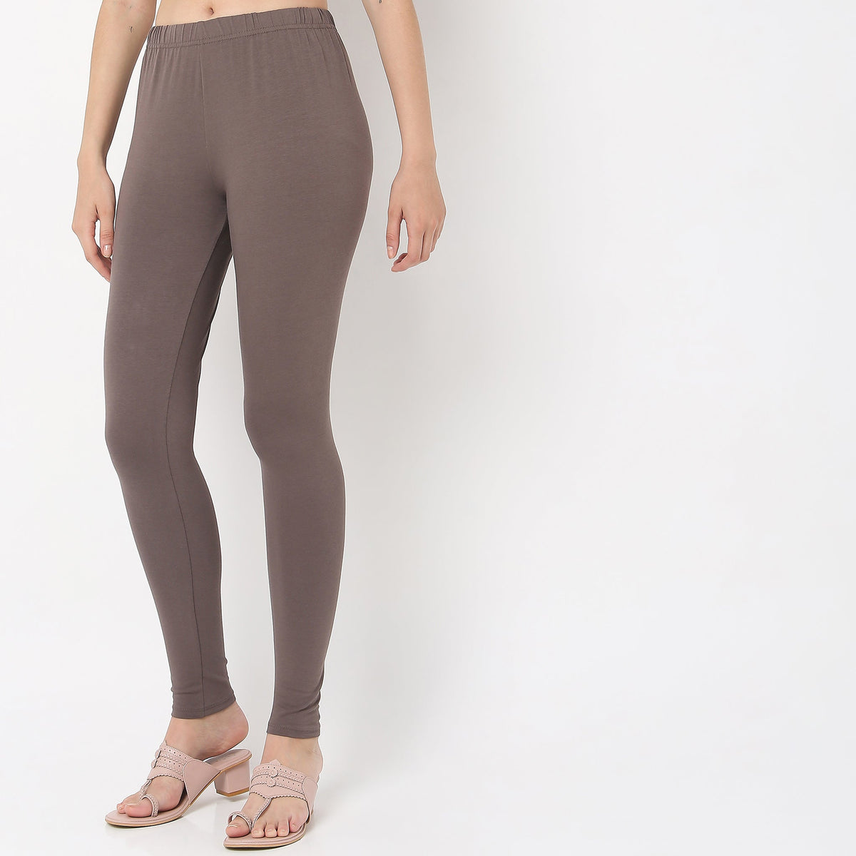 Skinny Fit Solid Mid Rise Leggings