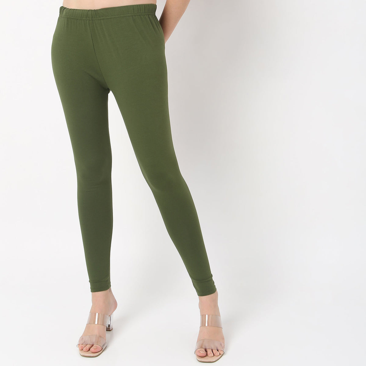 Skinny Fit Solid Mid Rise Leggings