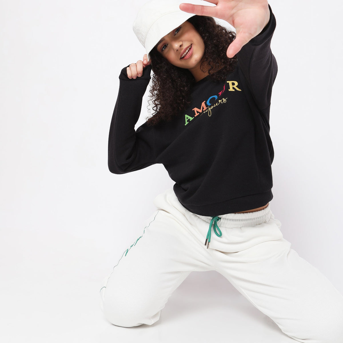 Relaxed Fit Embroidered Sweatshirt