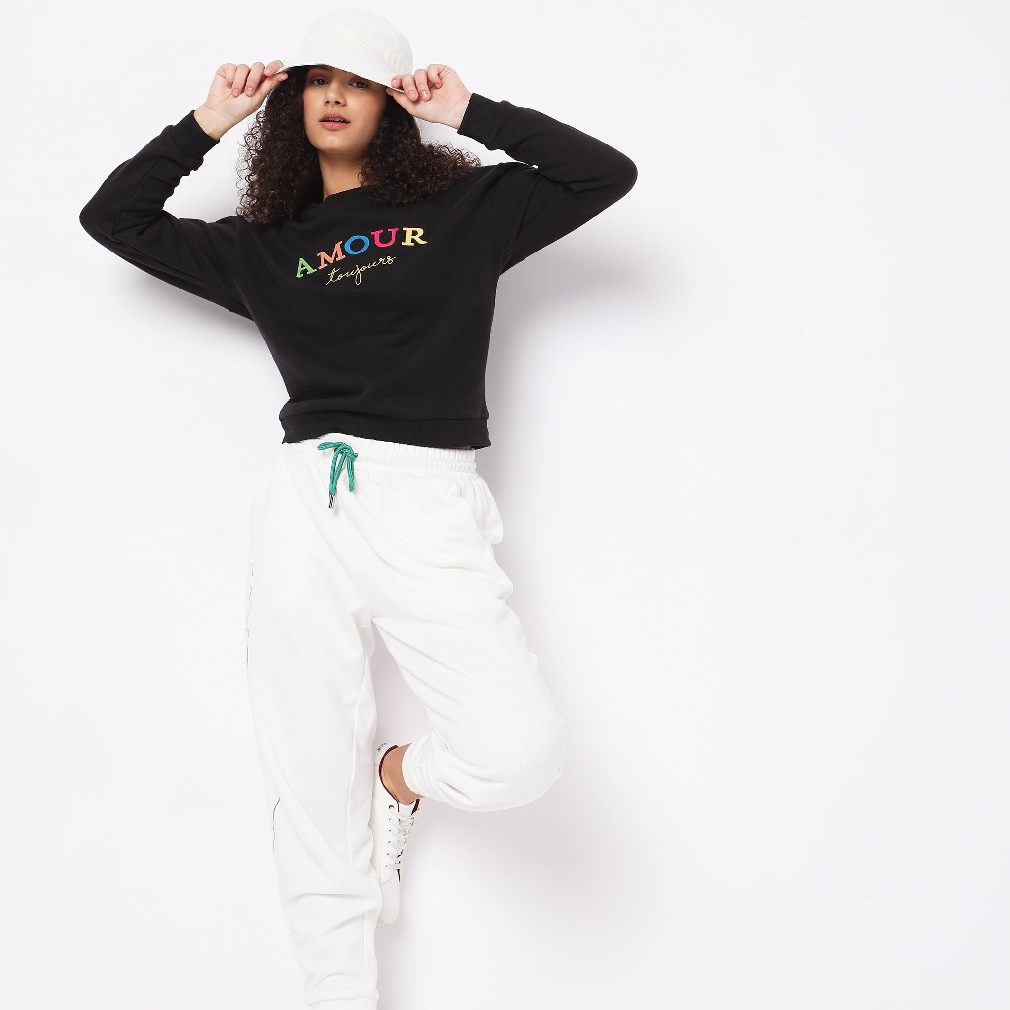 Relaxed Fit Embroidered Sweatshirt