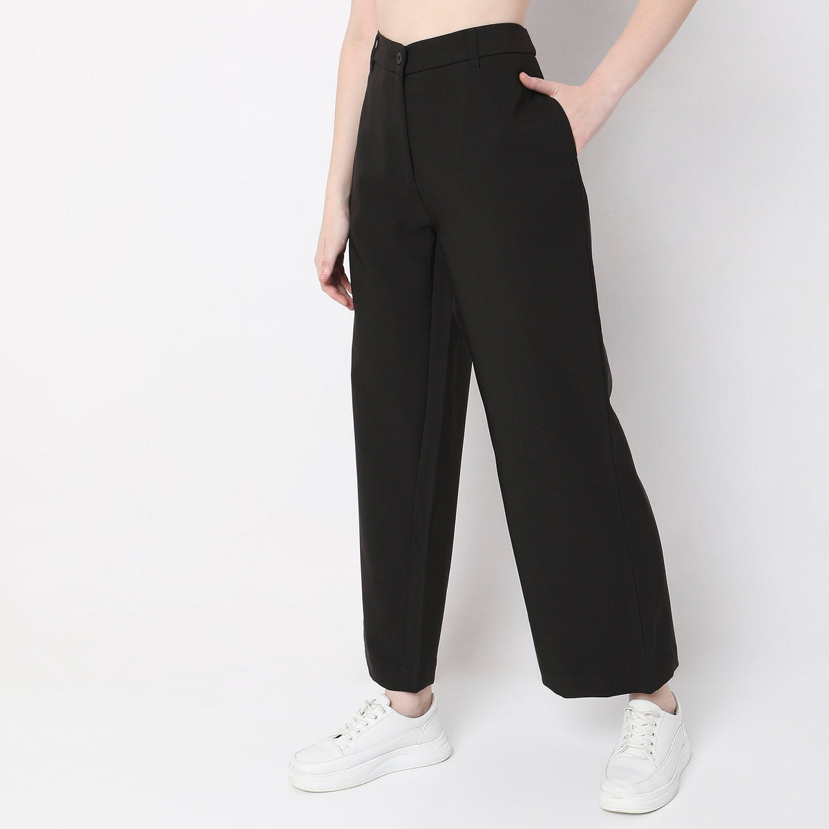 Women Wearing Regular Fit Solid High Rise Trouser