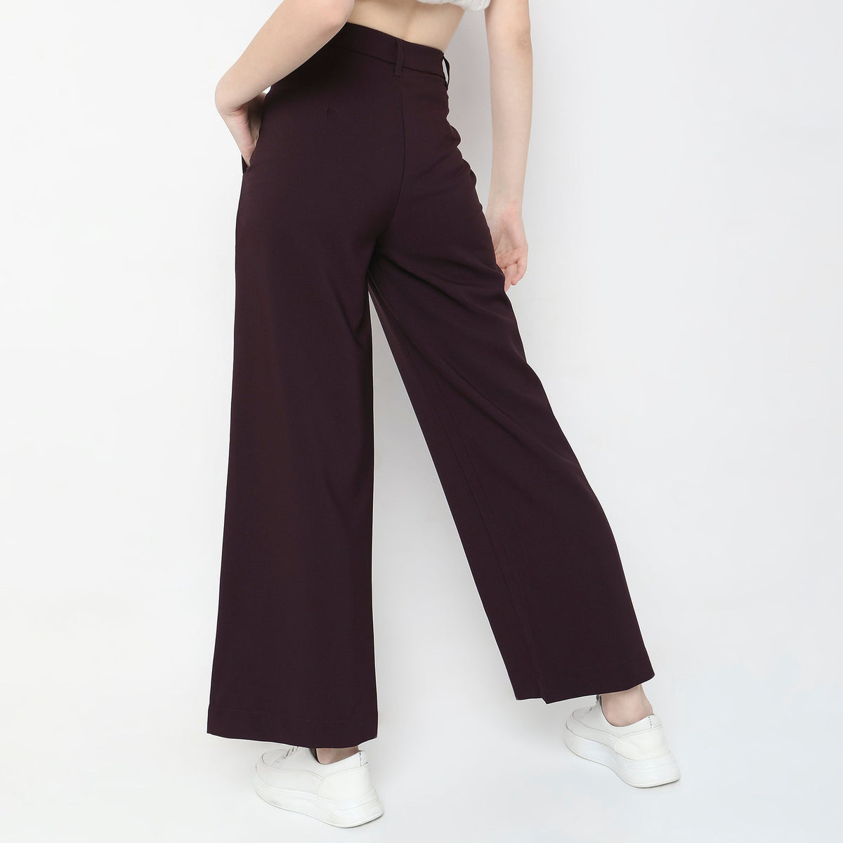 Women Wearing Regular Fit Solid High Rise Trouser