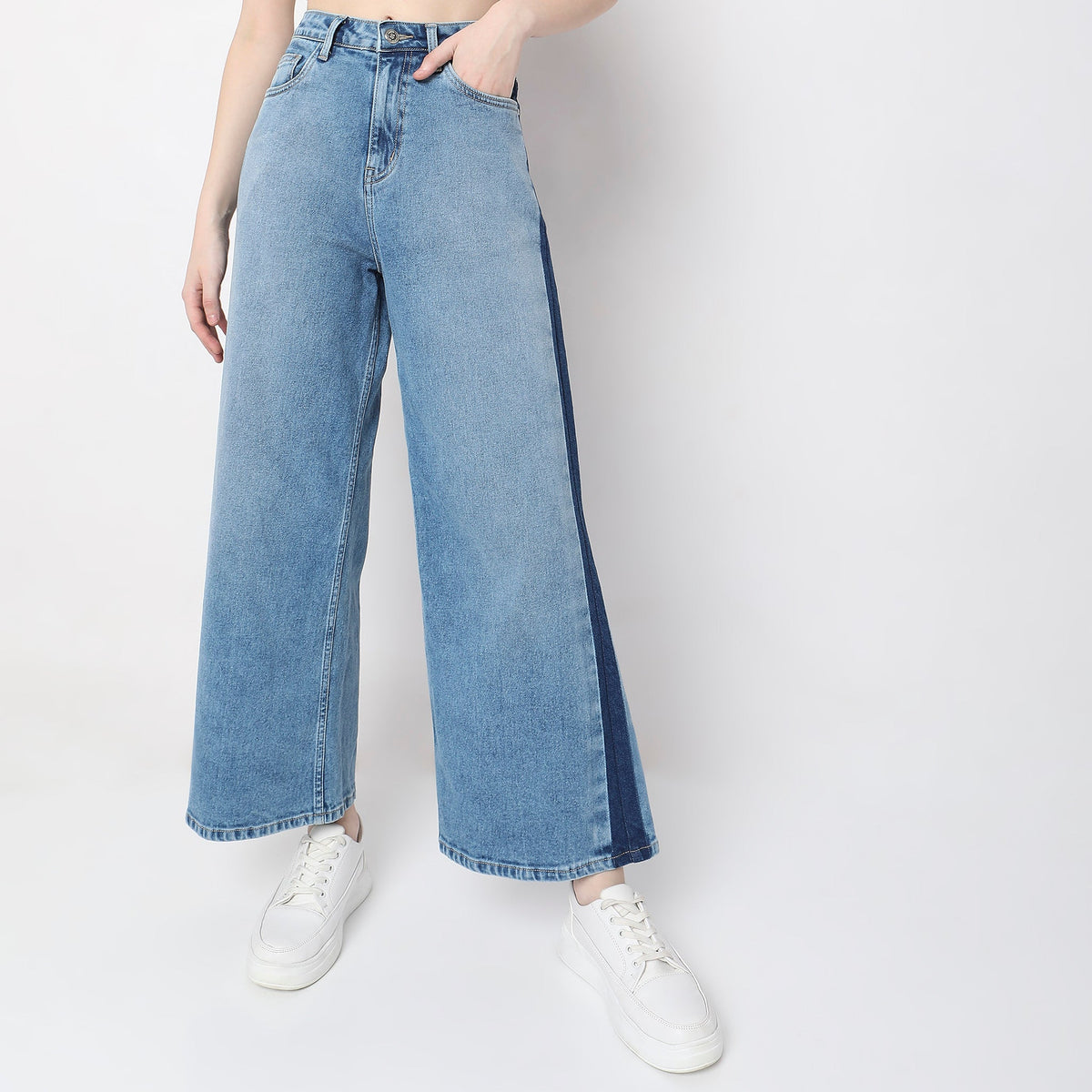 Women Wearing Flare Fit Solid High Rise Jean