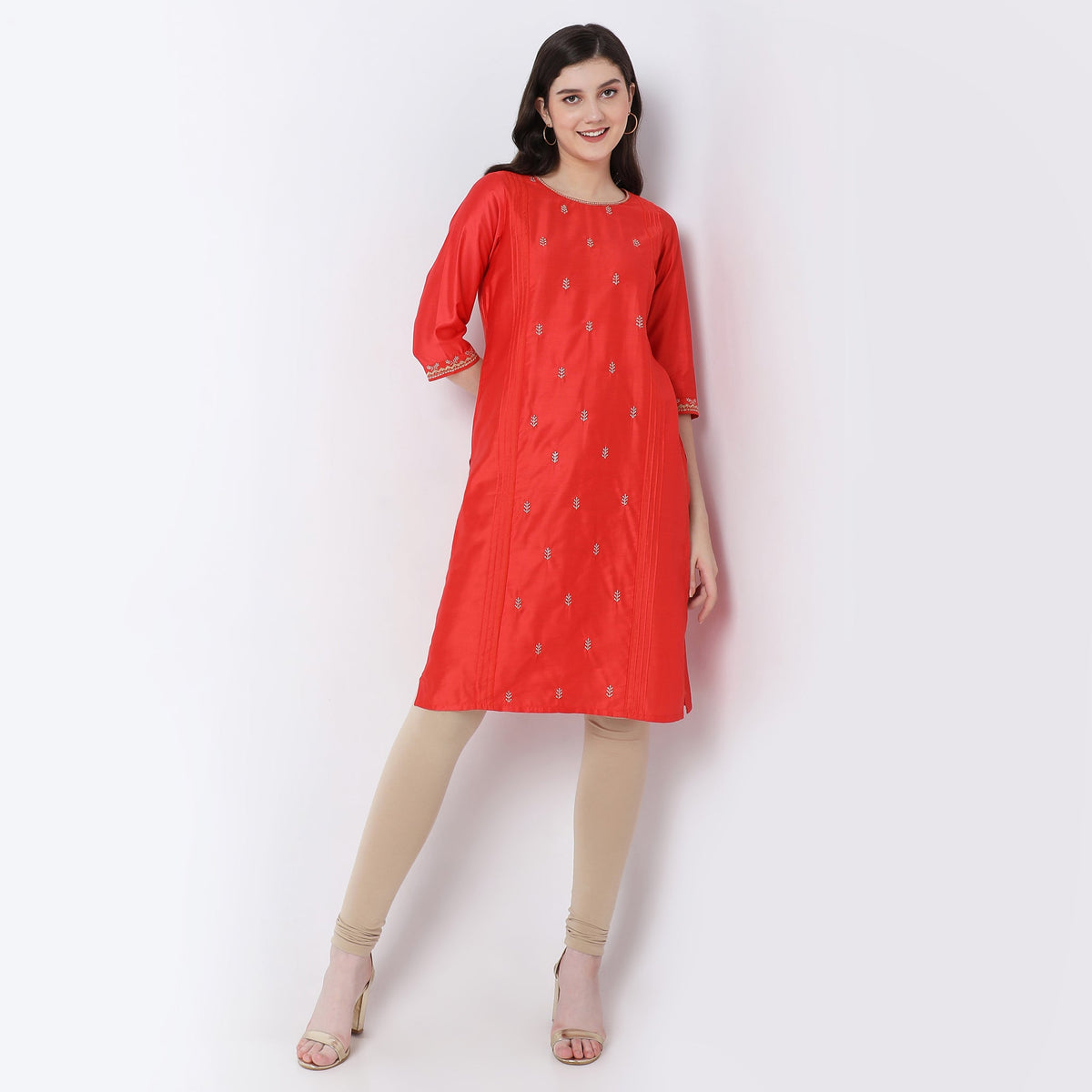 Straight Fit Embellished Kurta