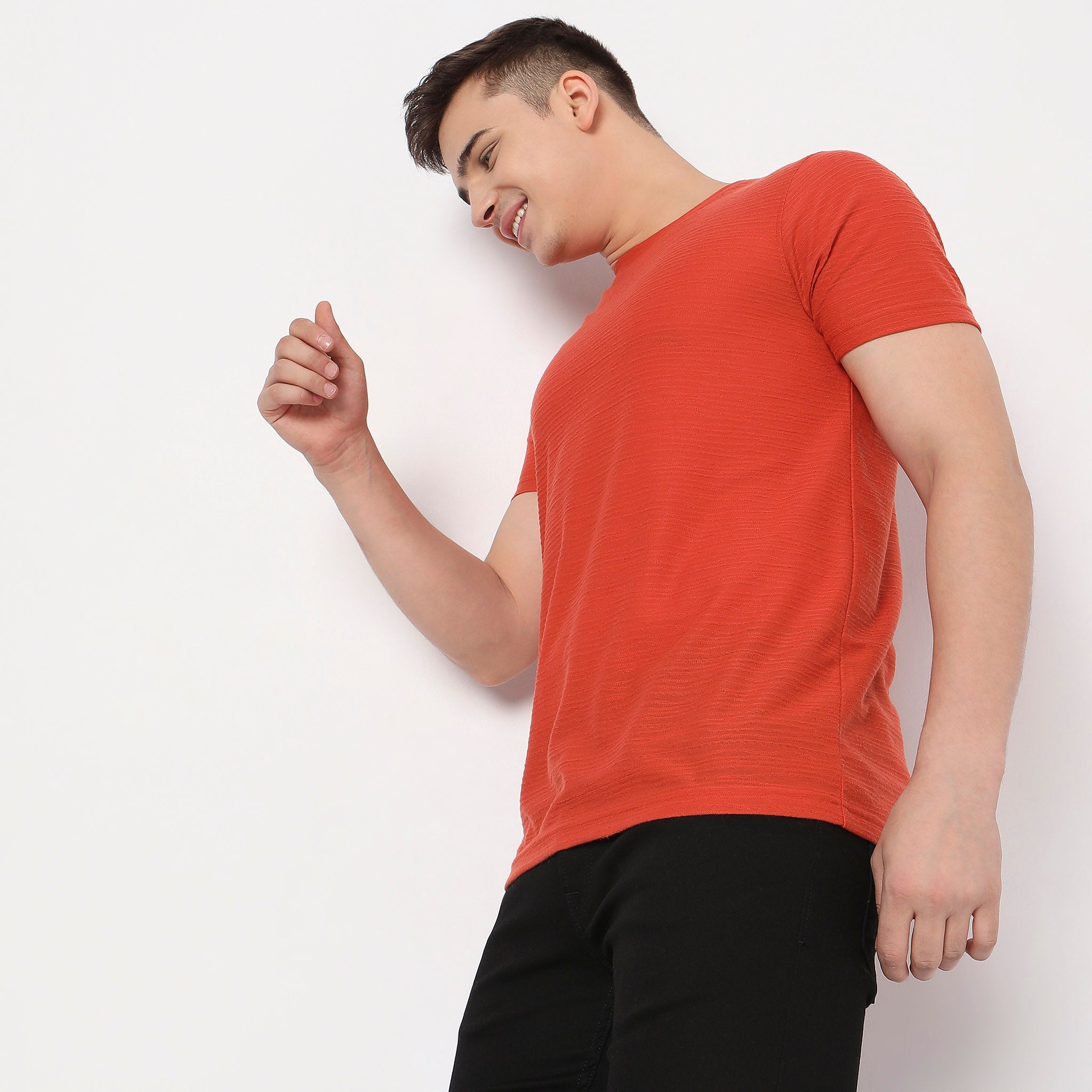 Men Wearing Regular Fit Textured T-Shirt