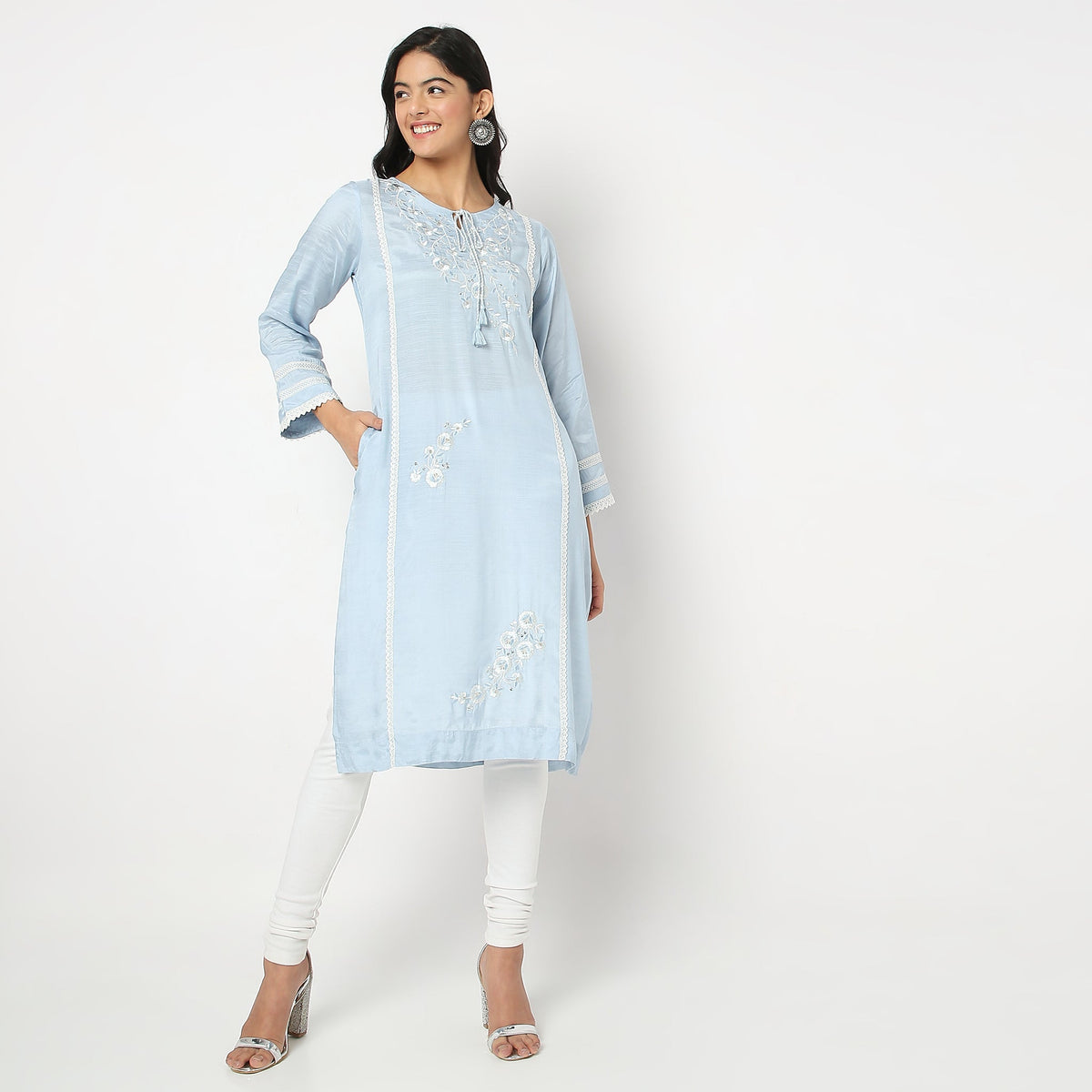 Straight Fit Embroidered Kurta