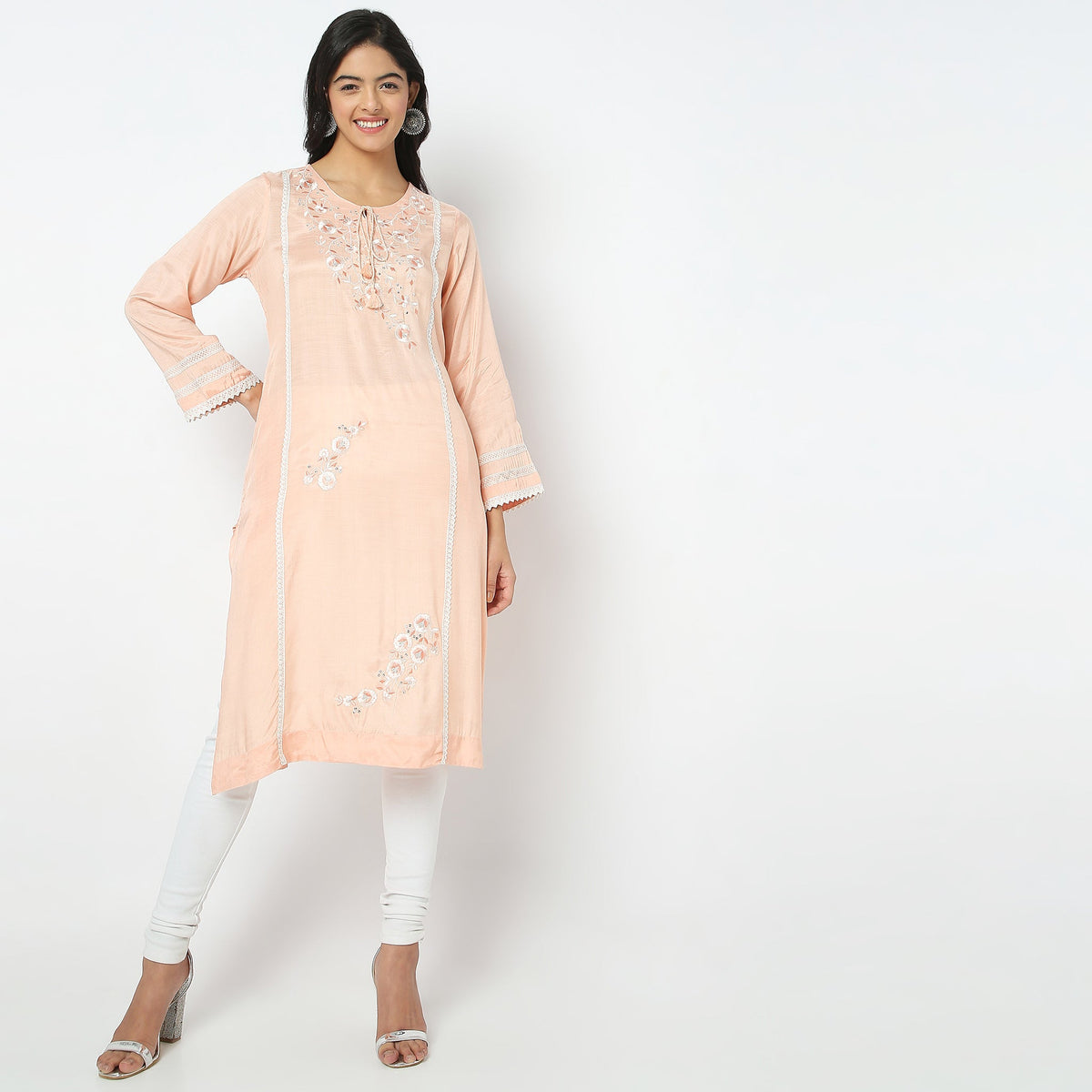 Straight Fit Embroidered Kurta