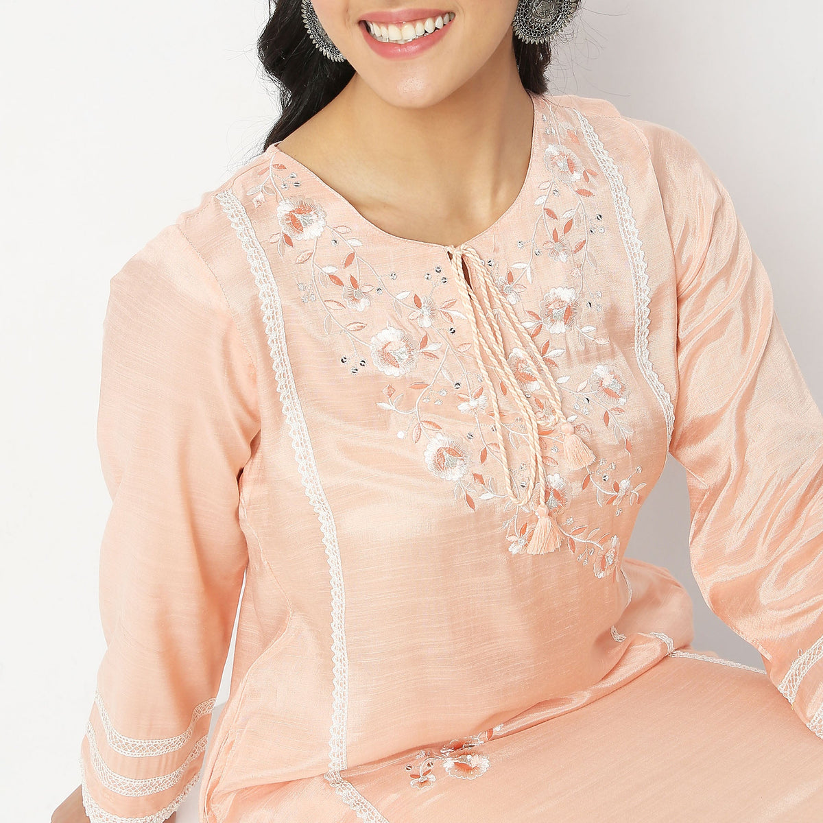 Straight Fit Embroidered Kurta