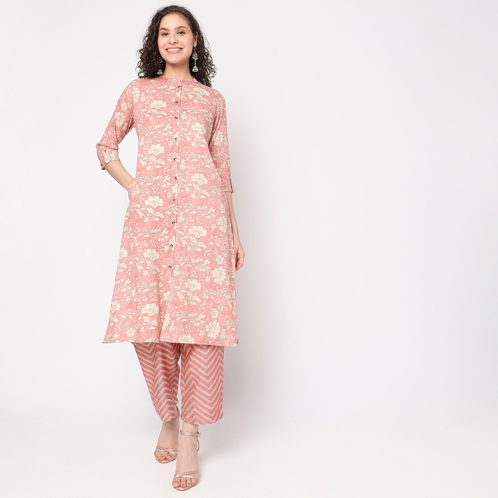 Women Wearing Straight Fit Printed Ethnic Set