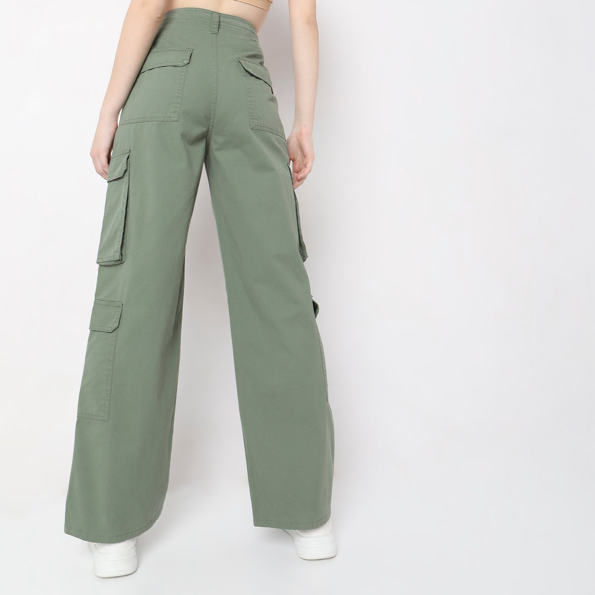 Women Wearing Regular Fit Solid High Rise Trouser