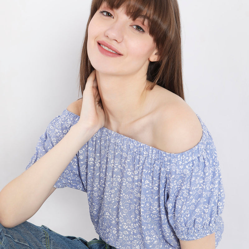 Women Wearing Regular Fit Floral Top