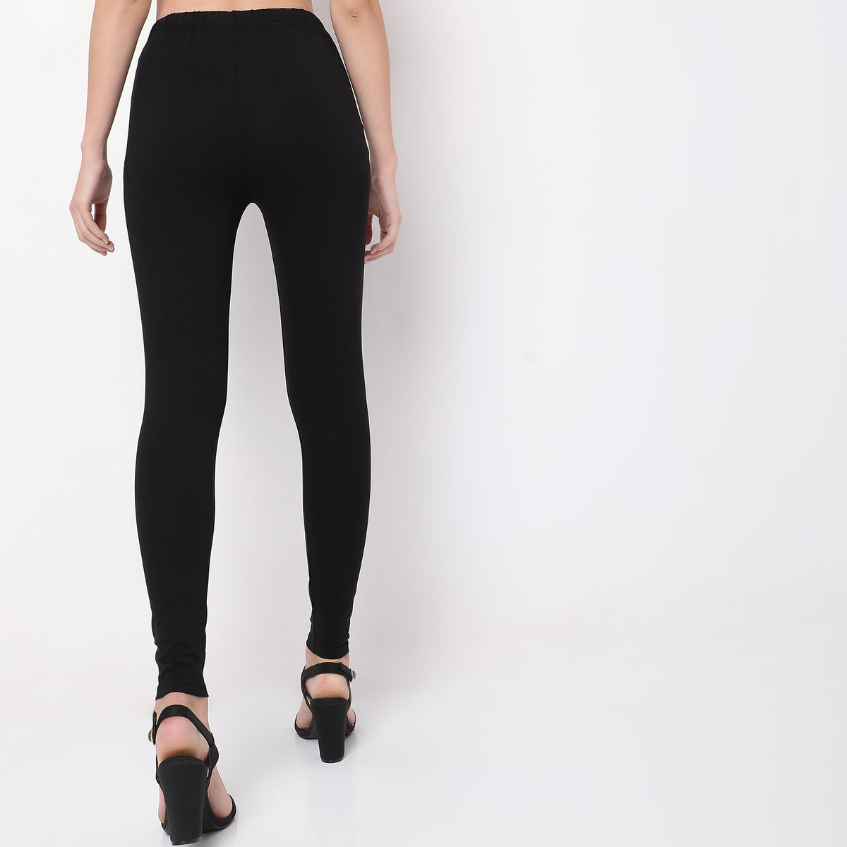 Skinny Fit Solid Mid Rise Leggings