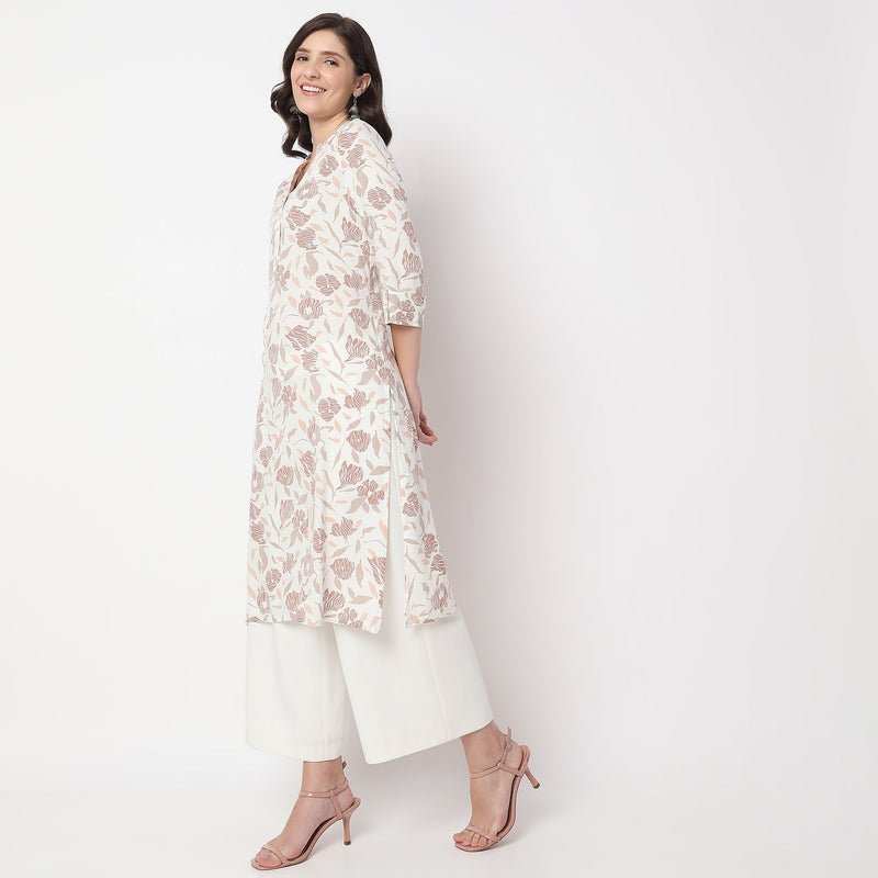 Women Wearing Straight Fit Floral Kurta