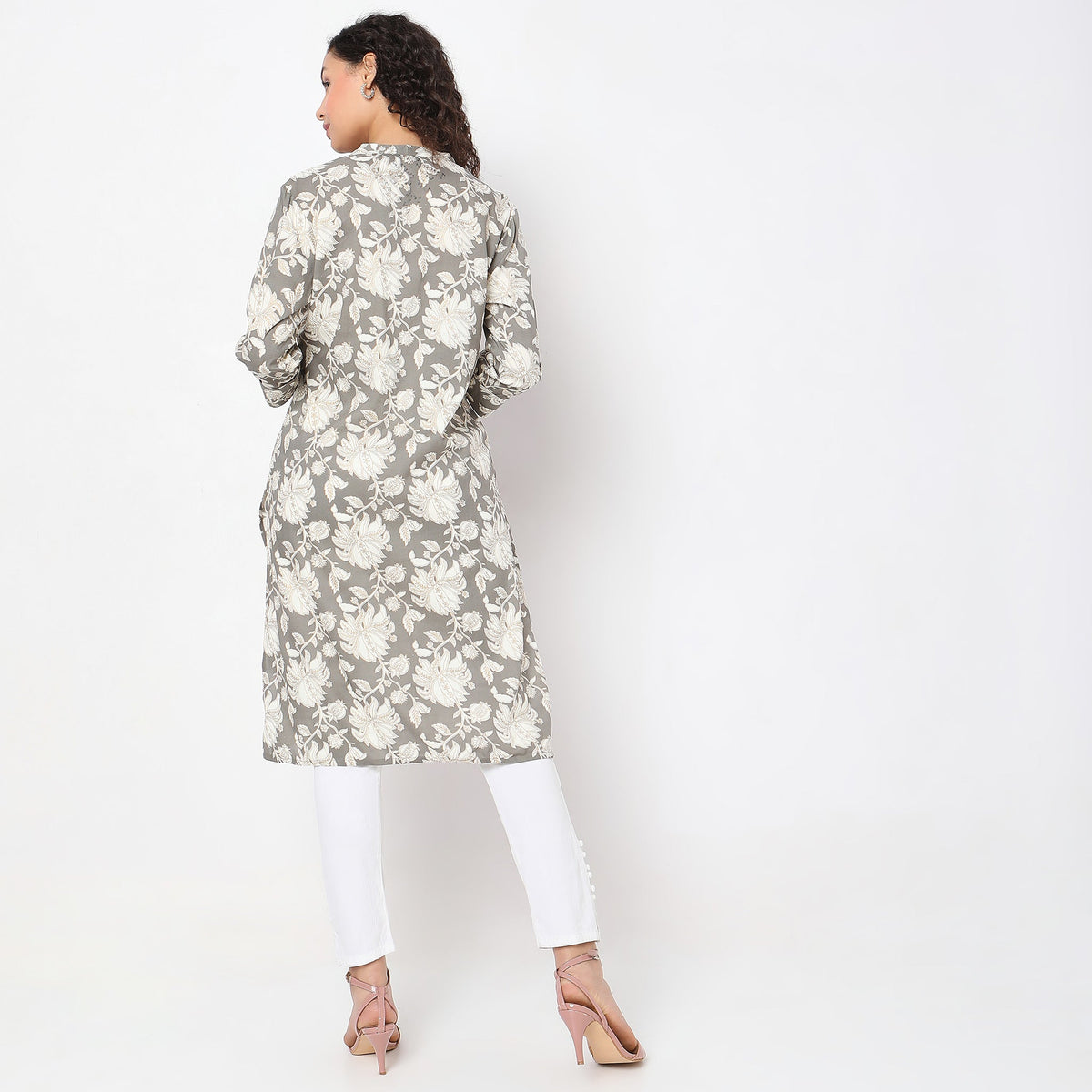 Women Wearing Straight Fit Floral Kurta