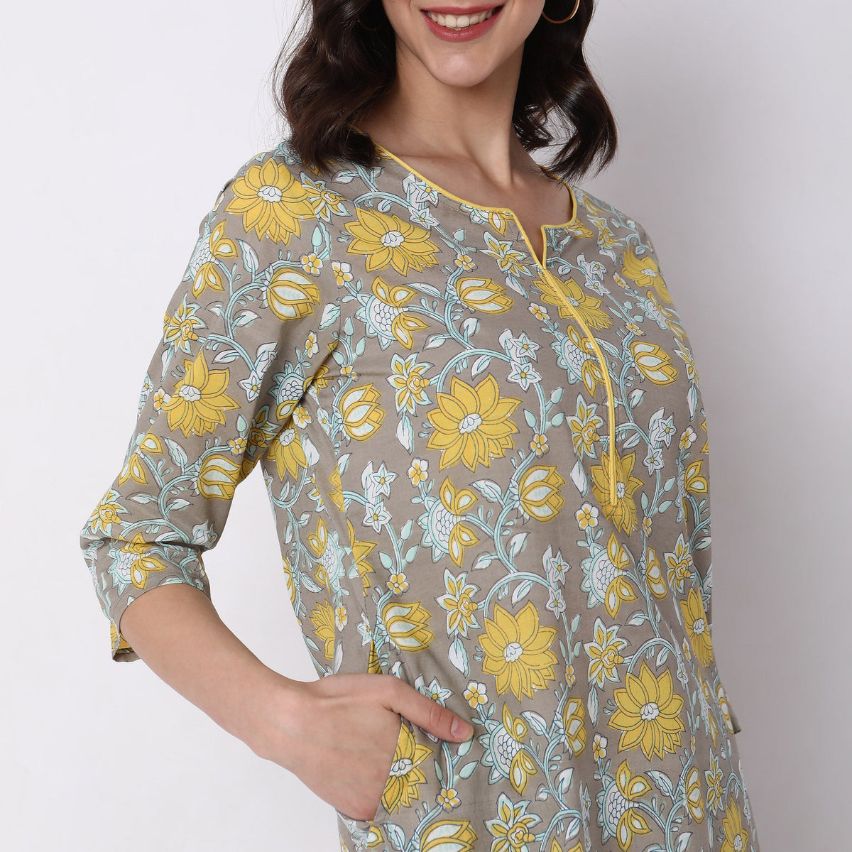 Women Wearing Straight Fit Floral Kurta