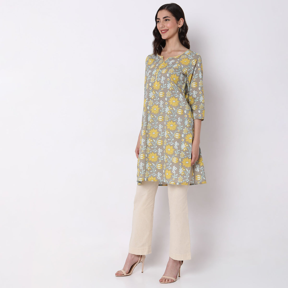 Women Wearing Straight Fit Floral Kurta