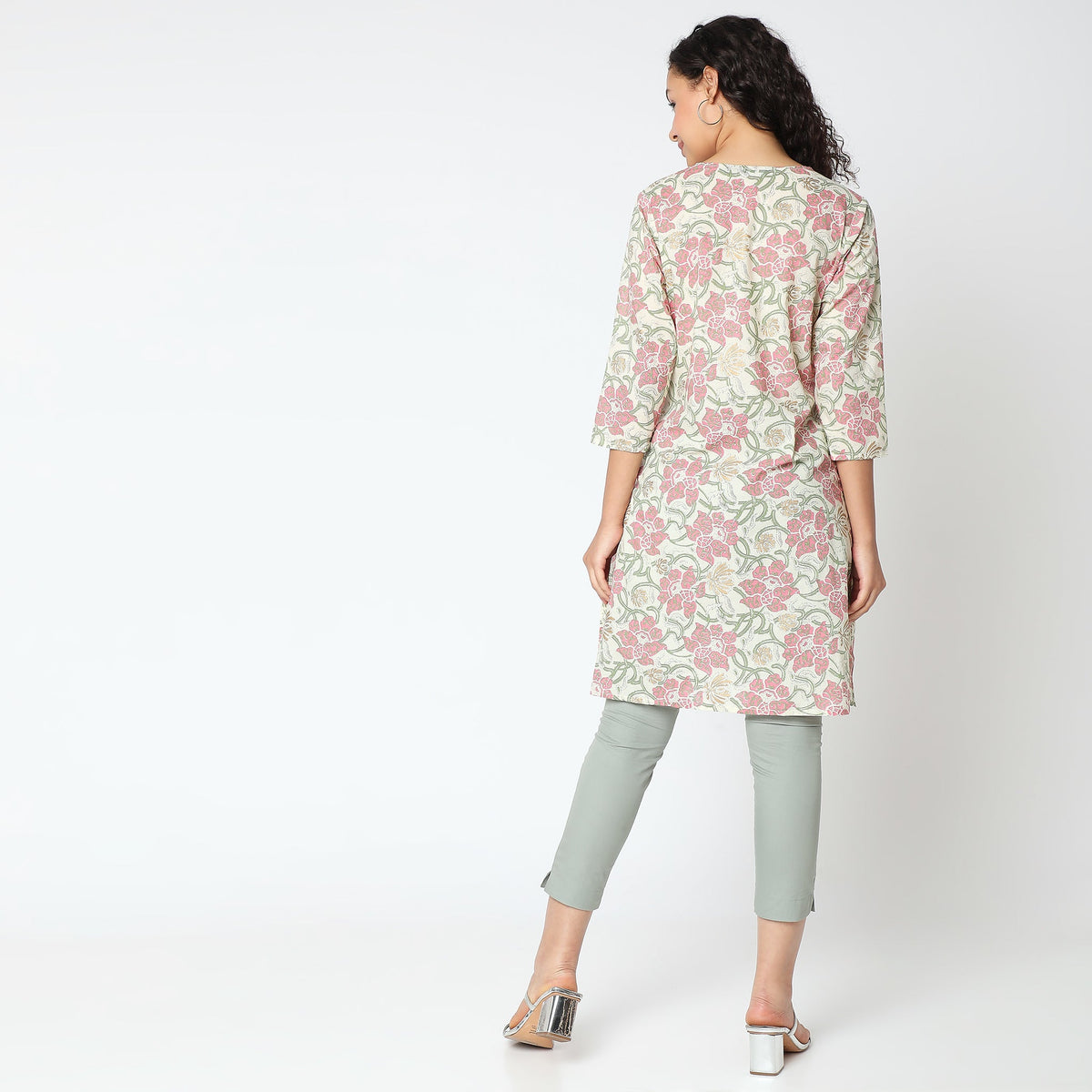 Women Wearing Straight Fit Floral Kurta