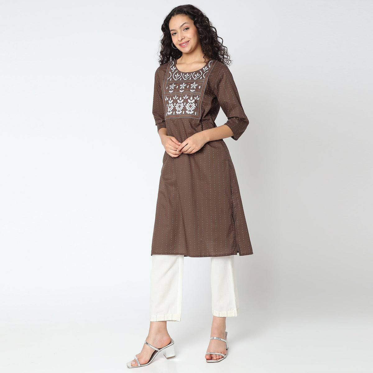 Women Wearing Straight Fit Printed Kurta