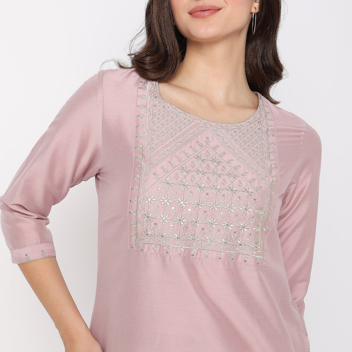 Women Wearing Straight Fit Embellished Kurta