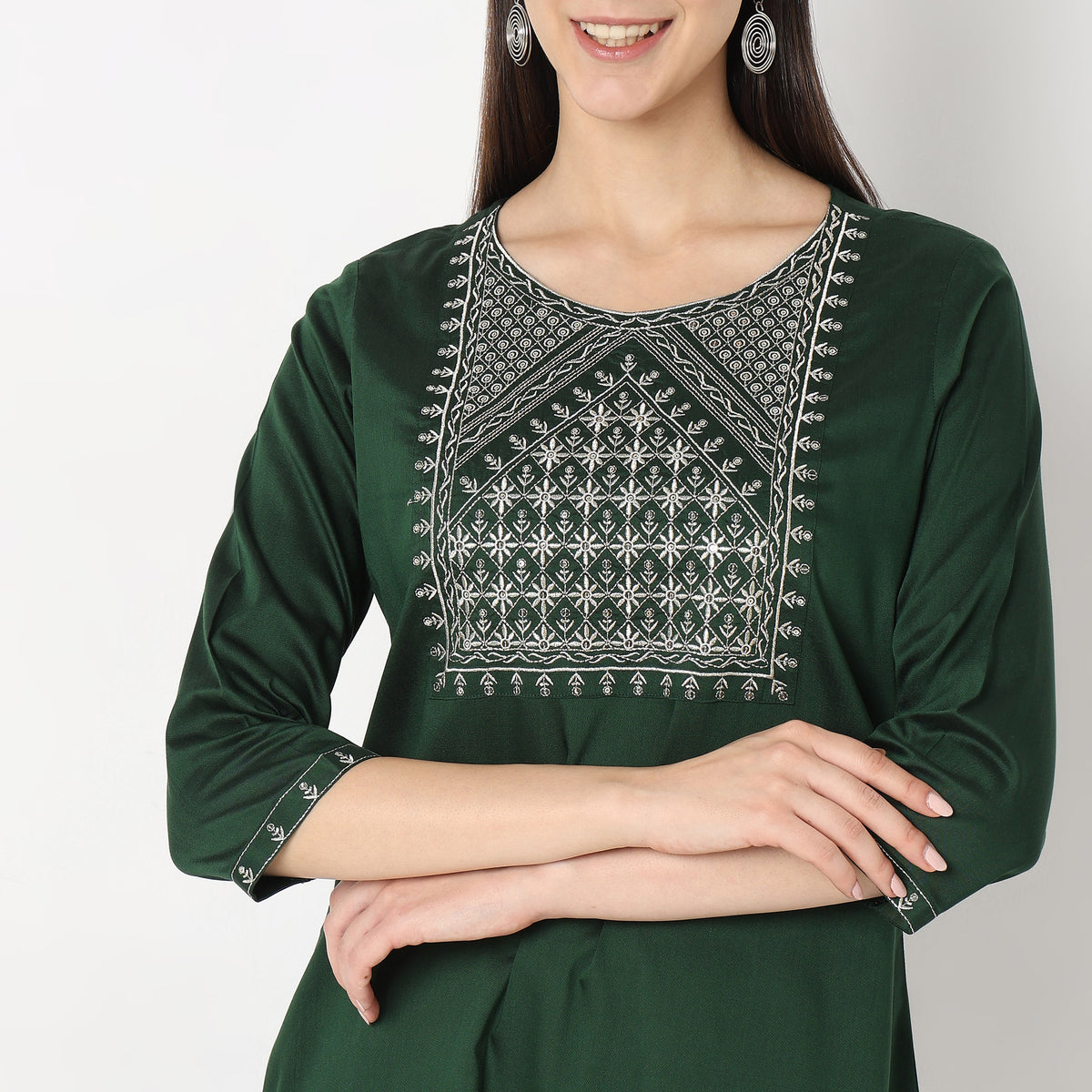 Straight Fit Embroidered Kurta