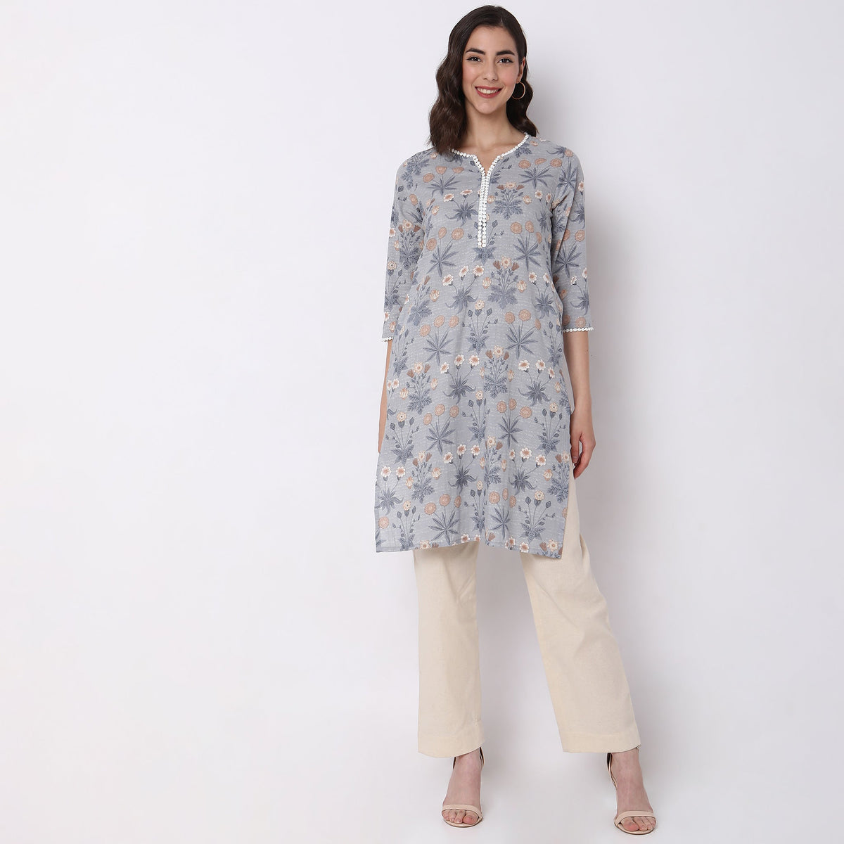 Women Wearing Straight Fit Printed Kurta