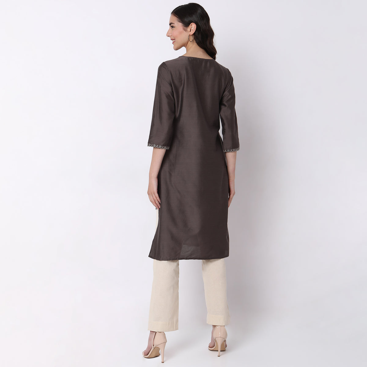 Straight Fit Embroidered Kurta