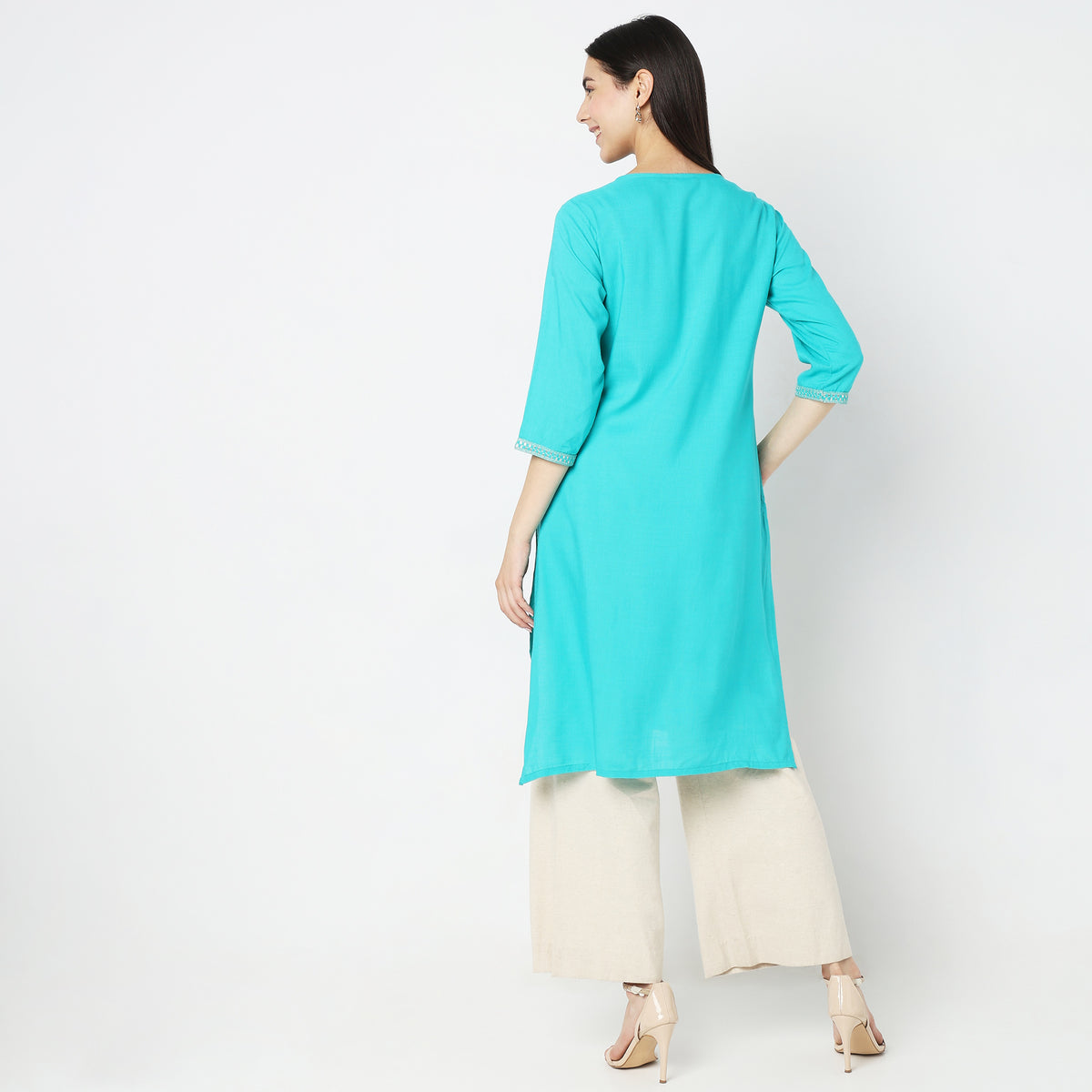 Straight Fit Embellished Kurta