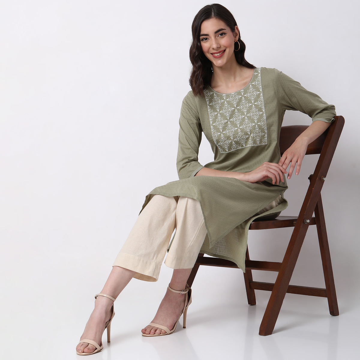 Straight Fit Embroidered Kurta