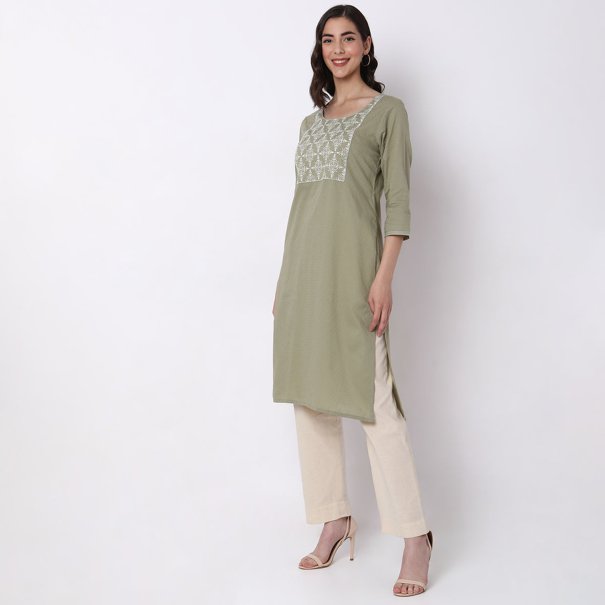 Straight Fit Embroidered Kurta