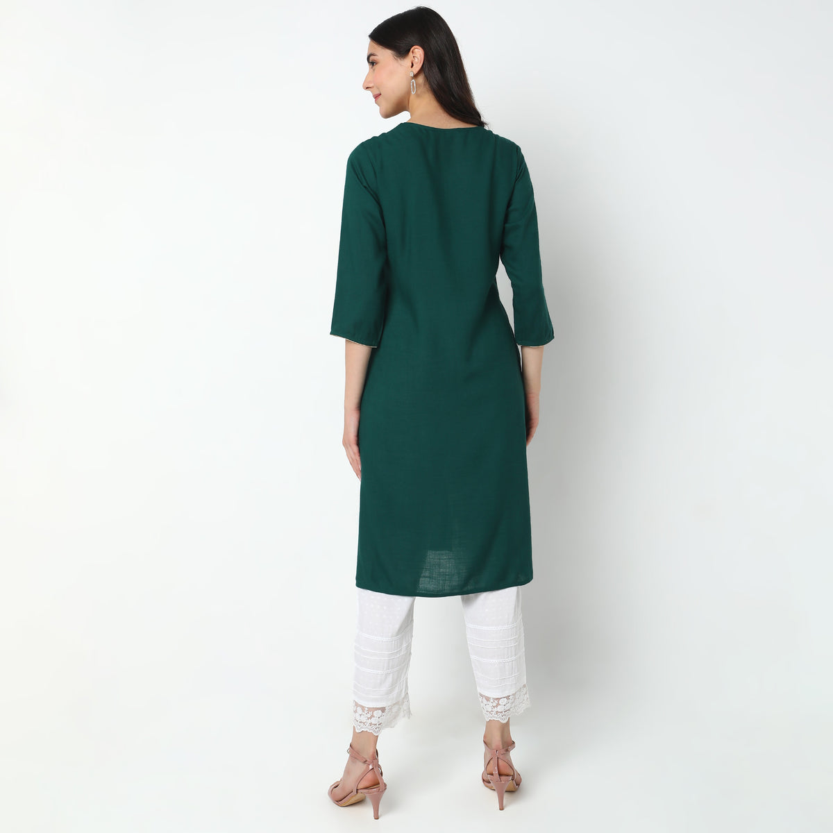 Straight Fit Embellished Kurta