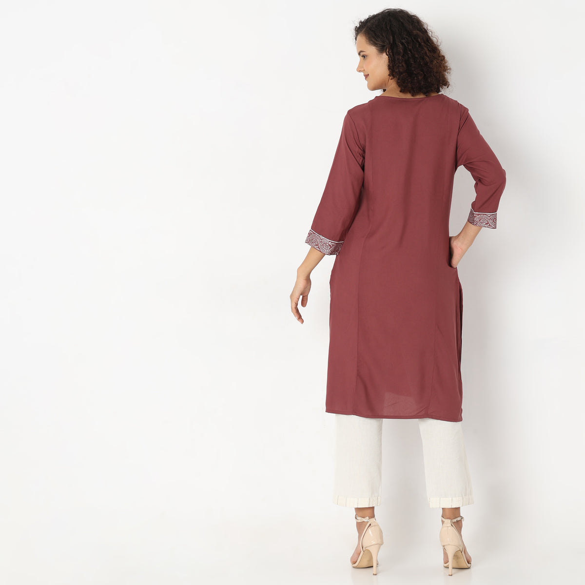 Straight Fit Embroidered Kurta