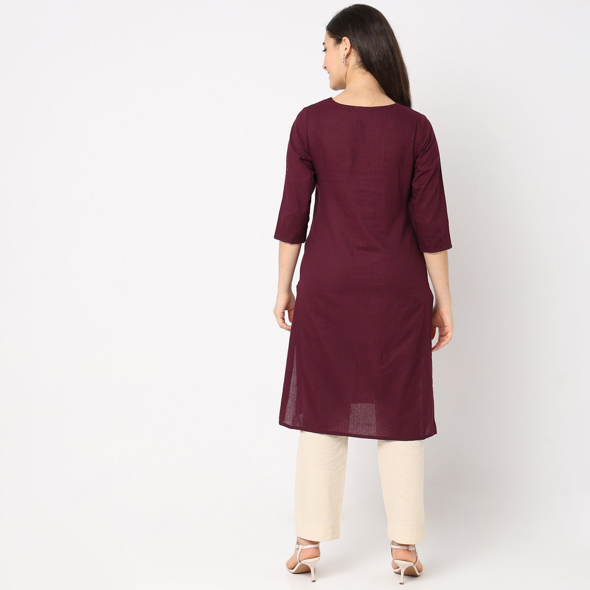 Straight Fit Embroidered Kurta