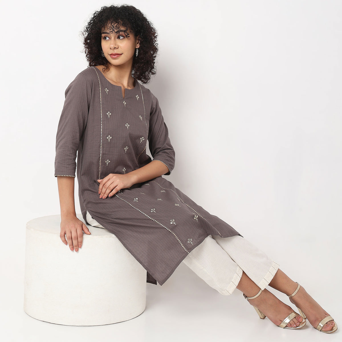 Straight Fit Embroidered Kurta