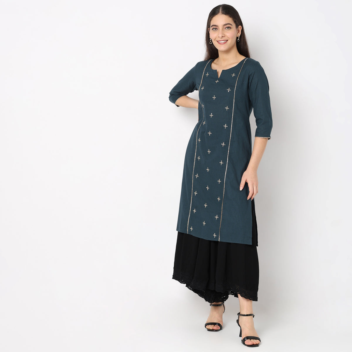 Straight Fit Embroidered Kurta