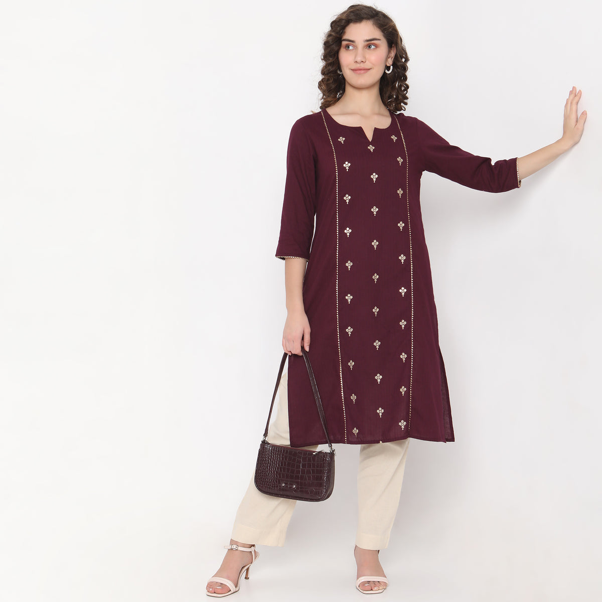 Straight Fit Embroidered Kurta