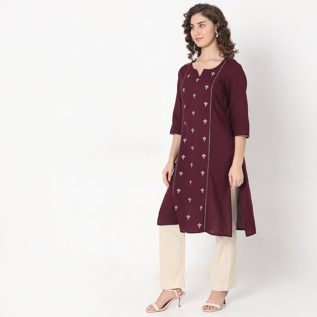 Straight Fit Embroidered Kurta