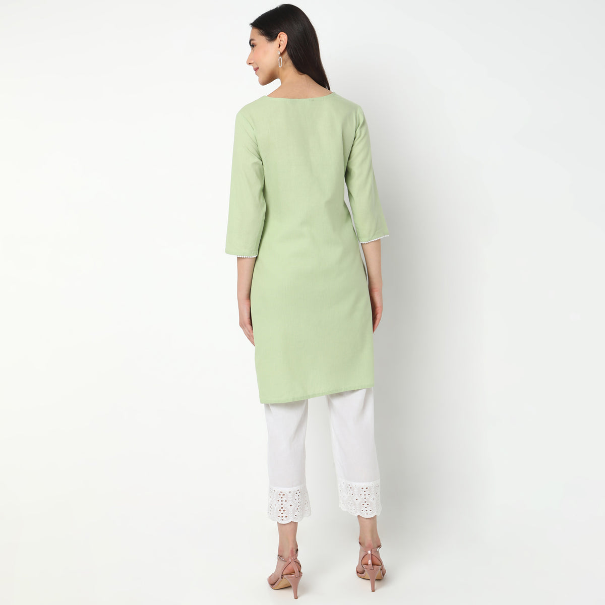 Straight Fit Embroidered Kurta