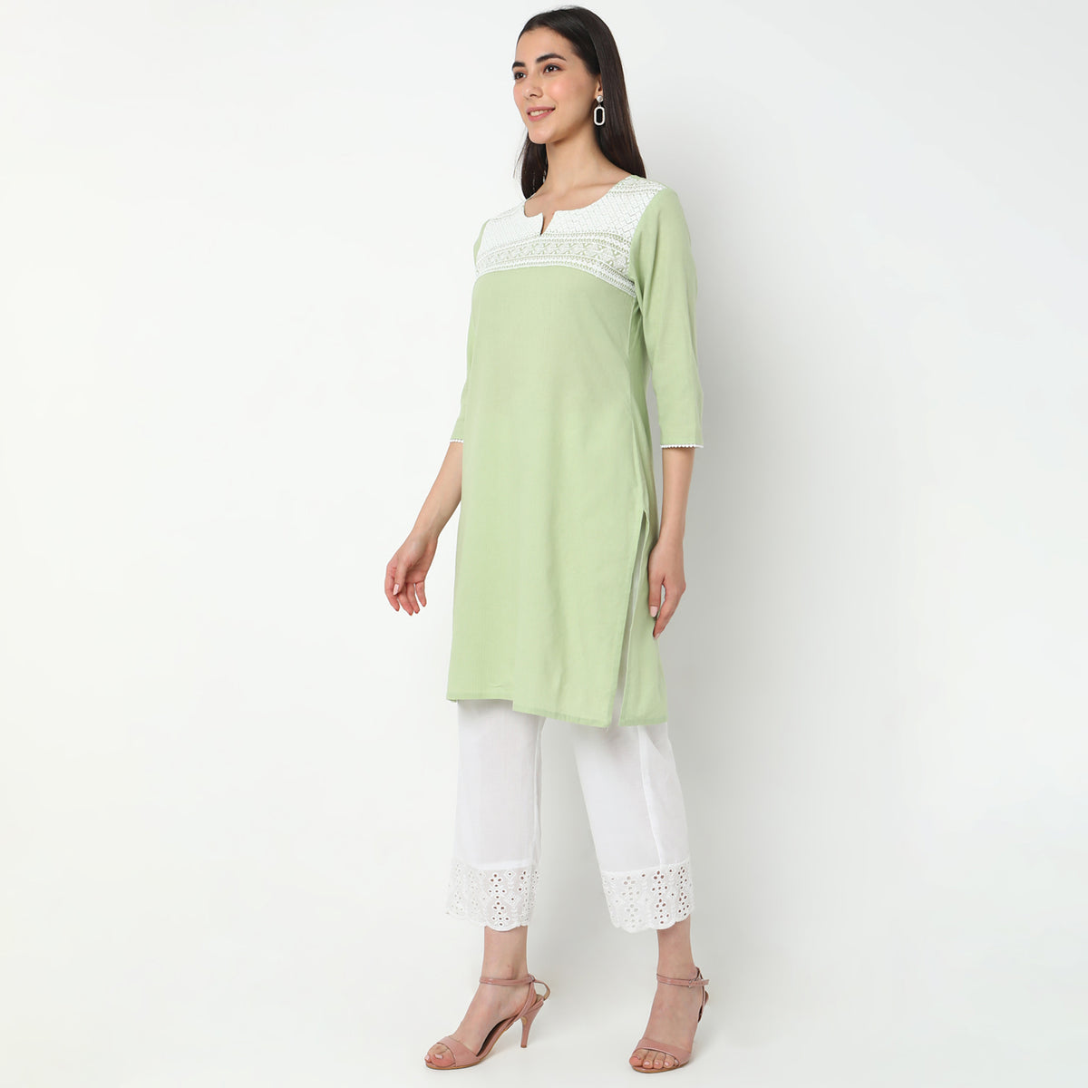 Straight Fit Embroidered Kurta