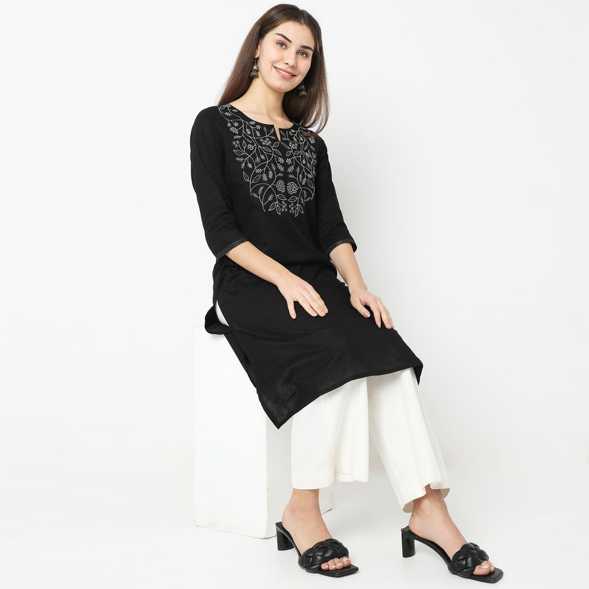 Straight Fit Embroidered Kurta