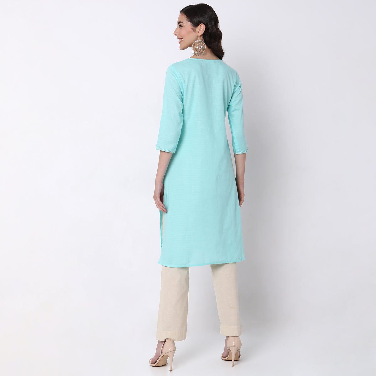 Straight Fit Embroidered Kurta