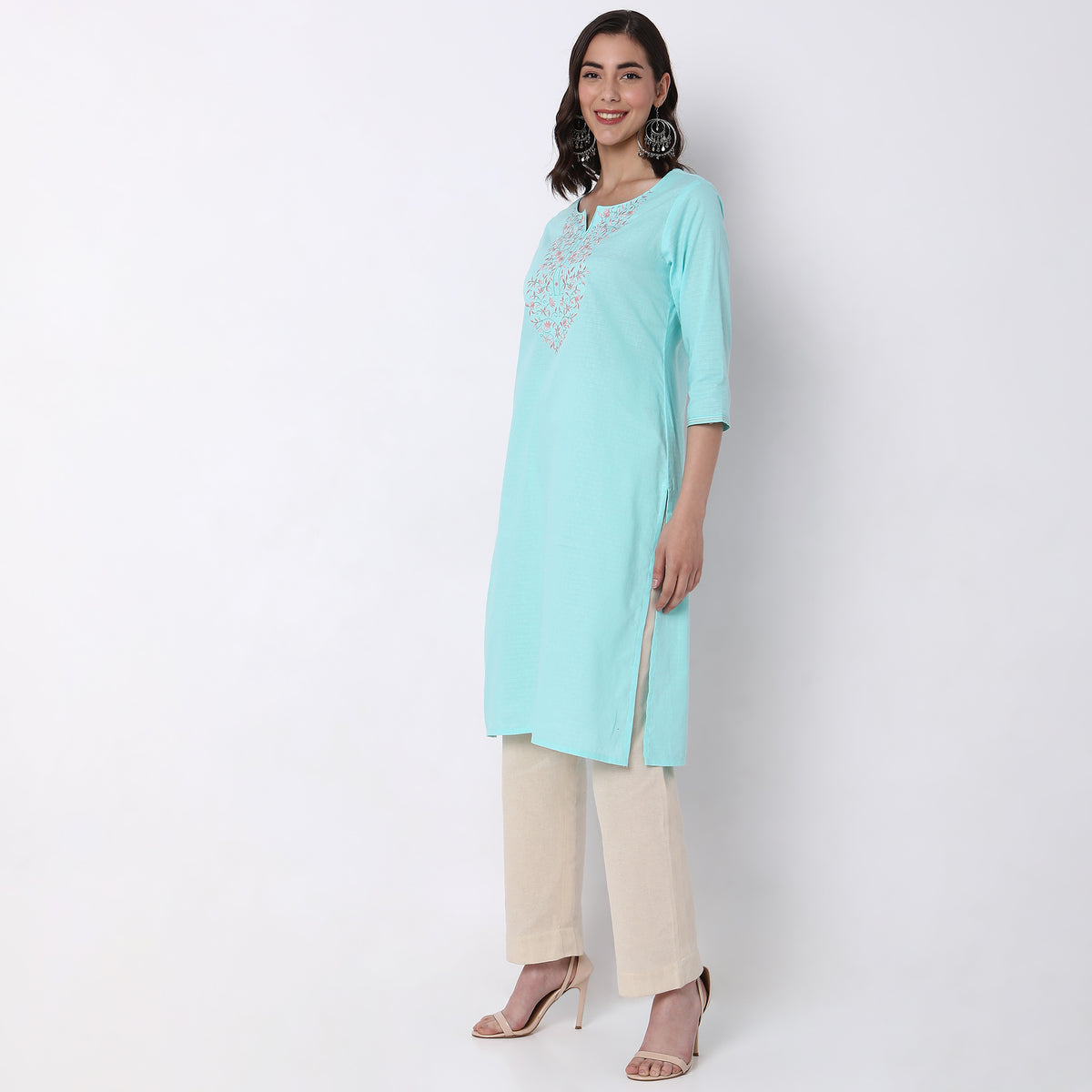 Straight Fit Embroidered Kurta